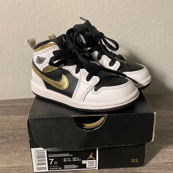 Air Jordan Mid TD a toddler shoes Sz C black white gold